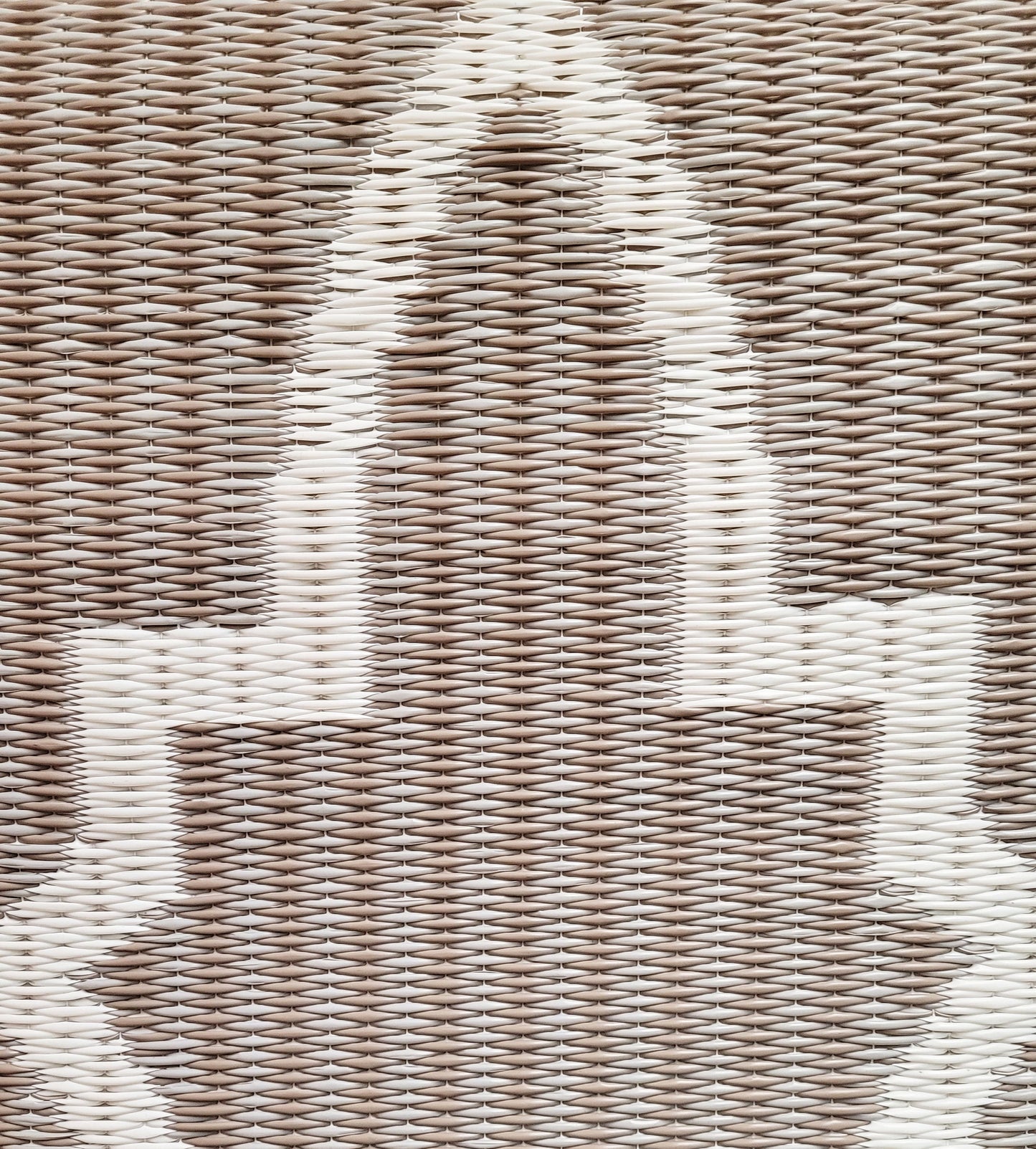 Casa Blanca Sand & White