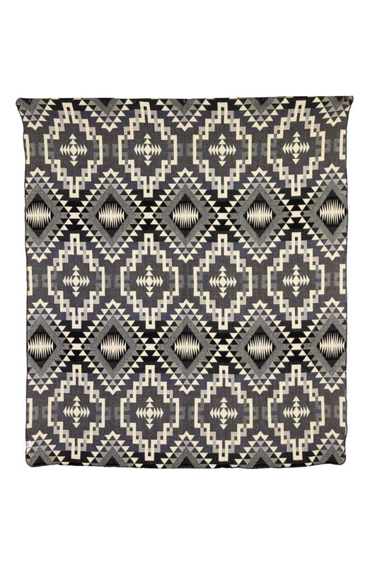 Yachana Collection - Interlocking Lines Gray Black and Cream