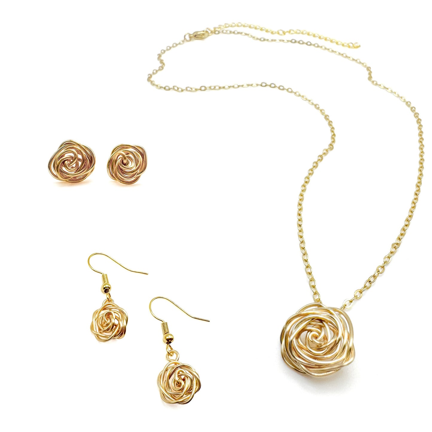 Rosette gold necklace