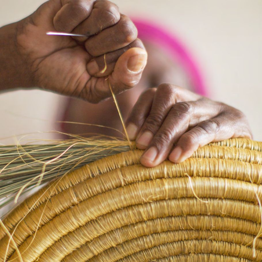 Akeza Placemat in White