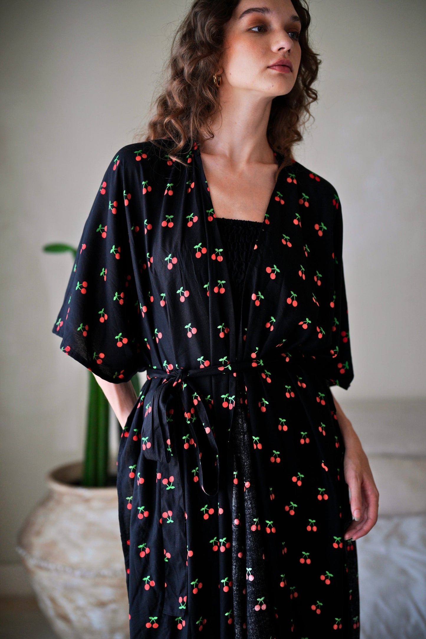 Nostalgic Cherry-Print Travel Kimono Duster