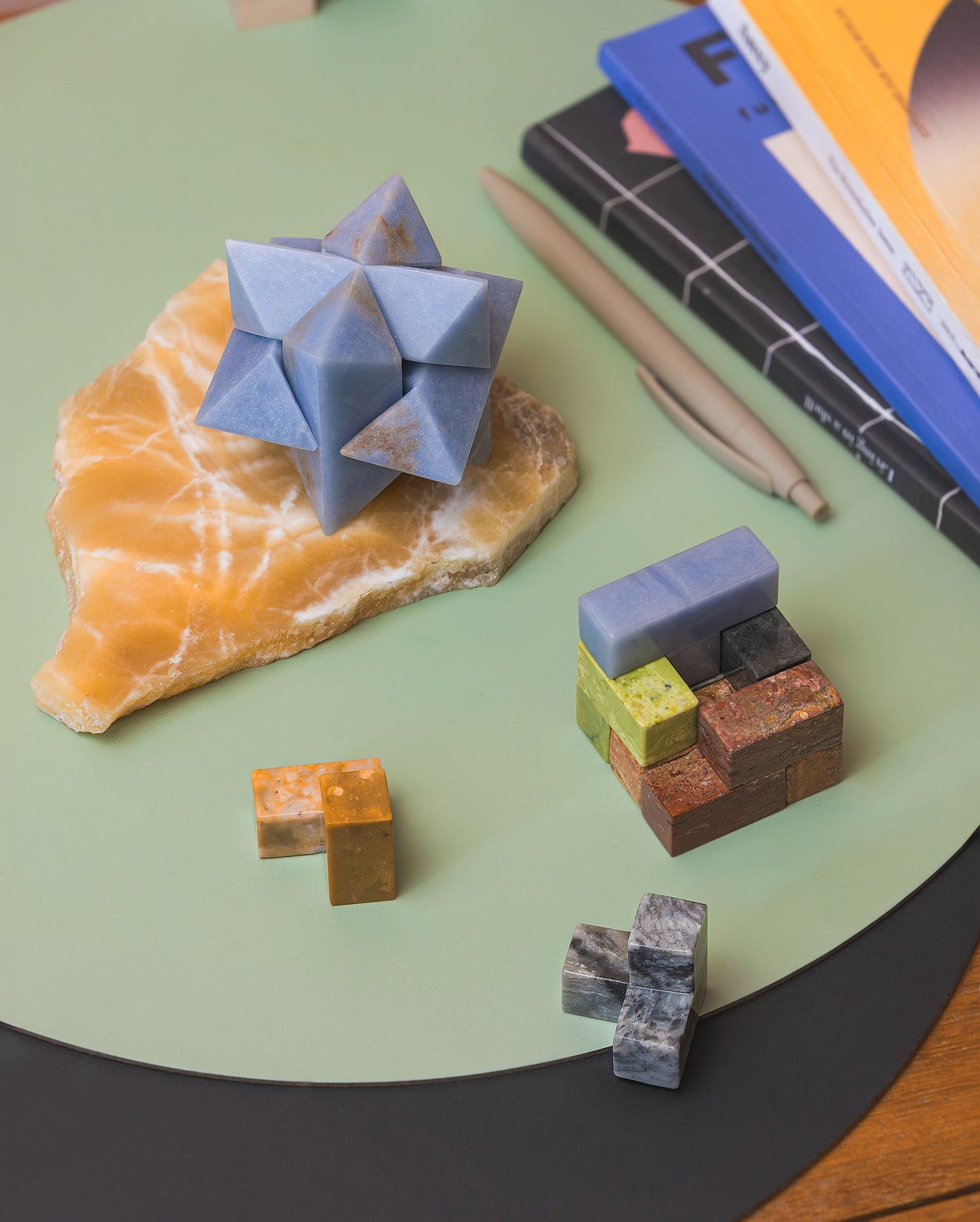 Burr Star 3D gemstone puzzle Black Onyx