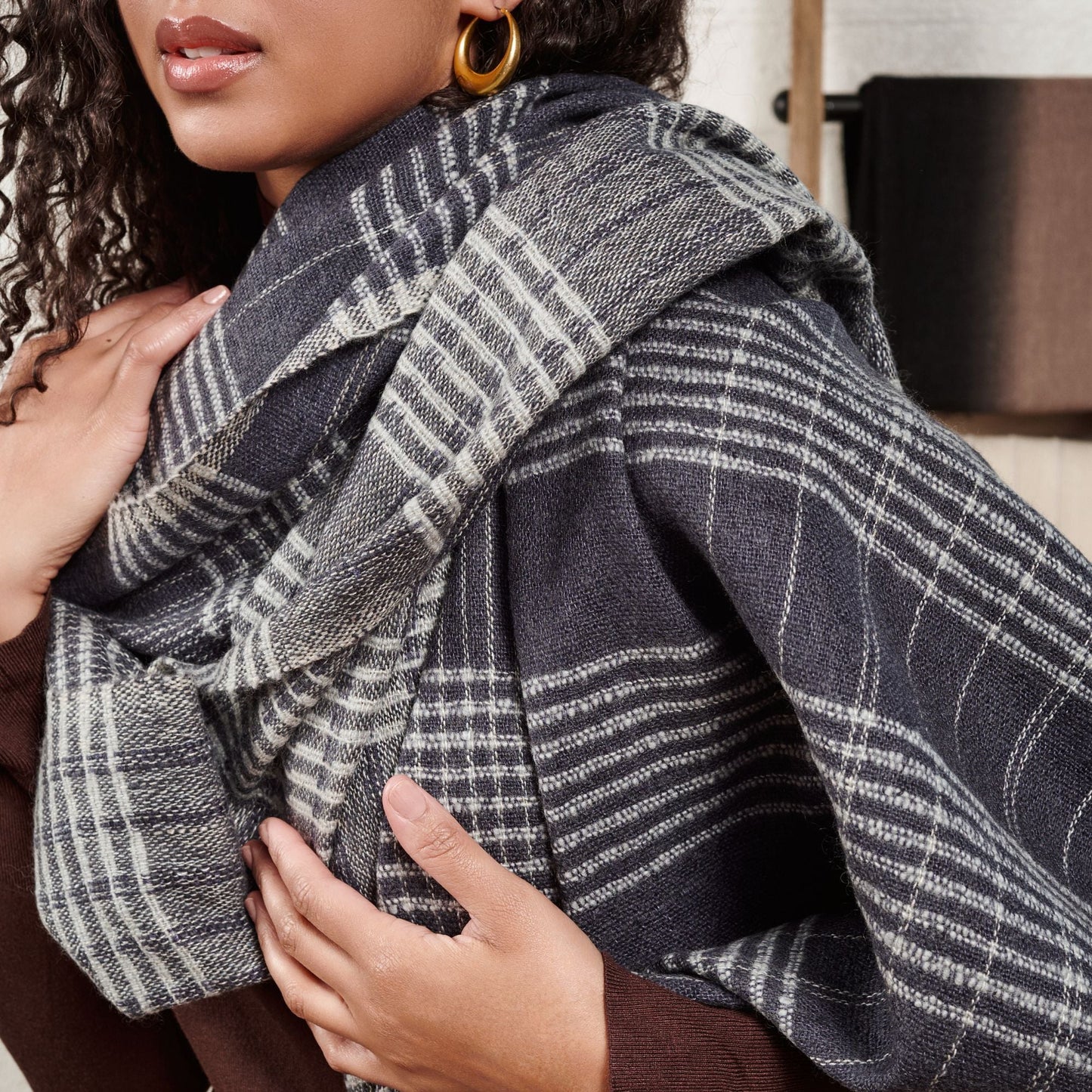 Alloy Dark Blue Stripes Pattern Soft Merino Linen Handloom Throw