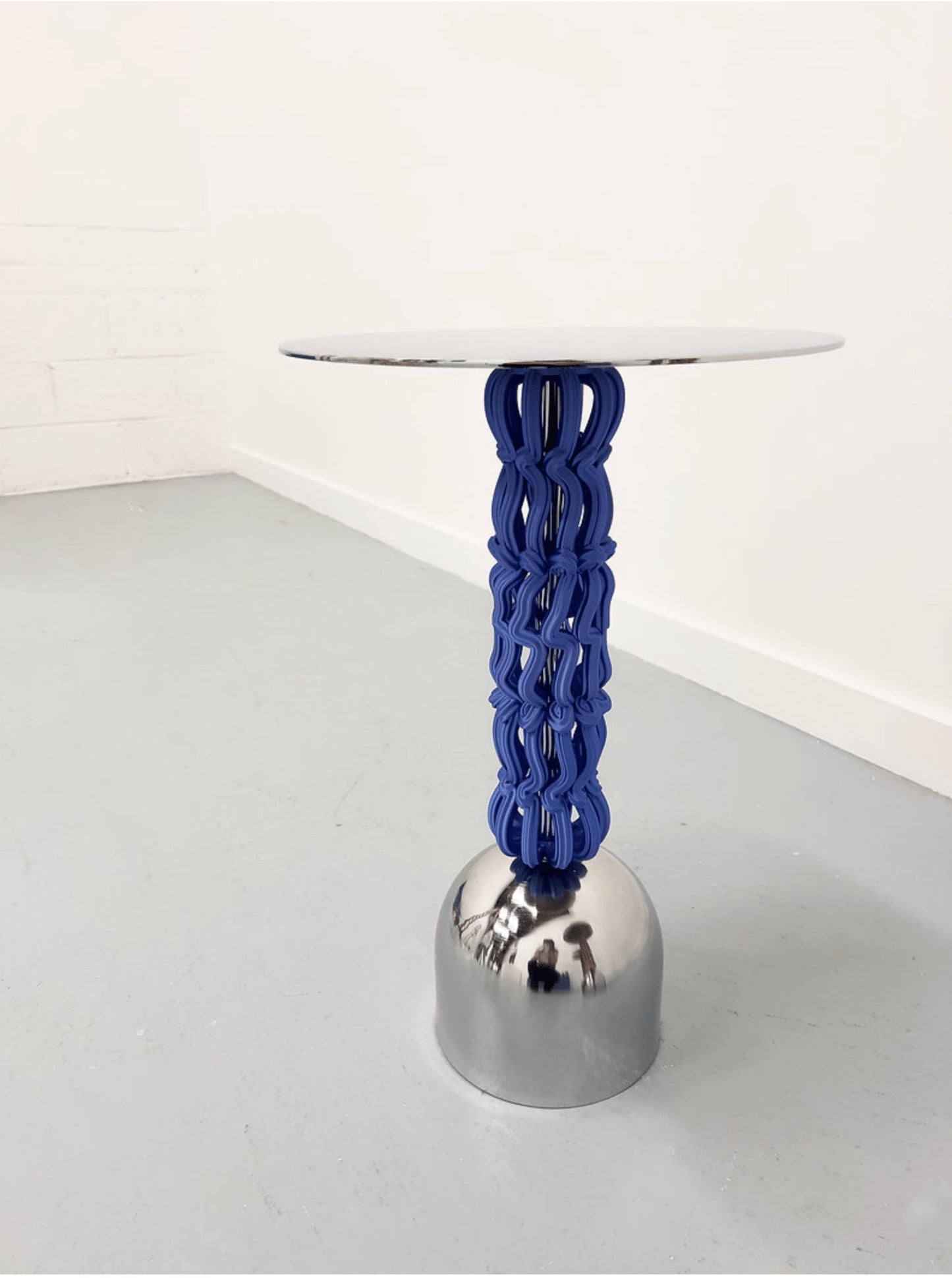 Frosting Martini Table