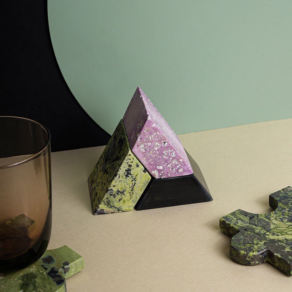Triangle Gemstone puzzle  / 3piece candelabra Black onyx, Serpentine, Lila Fosfosiderita
