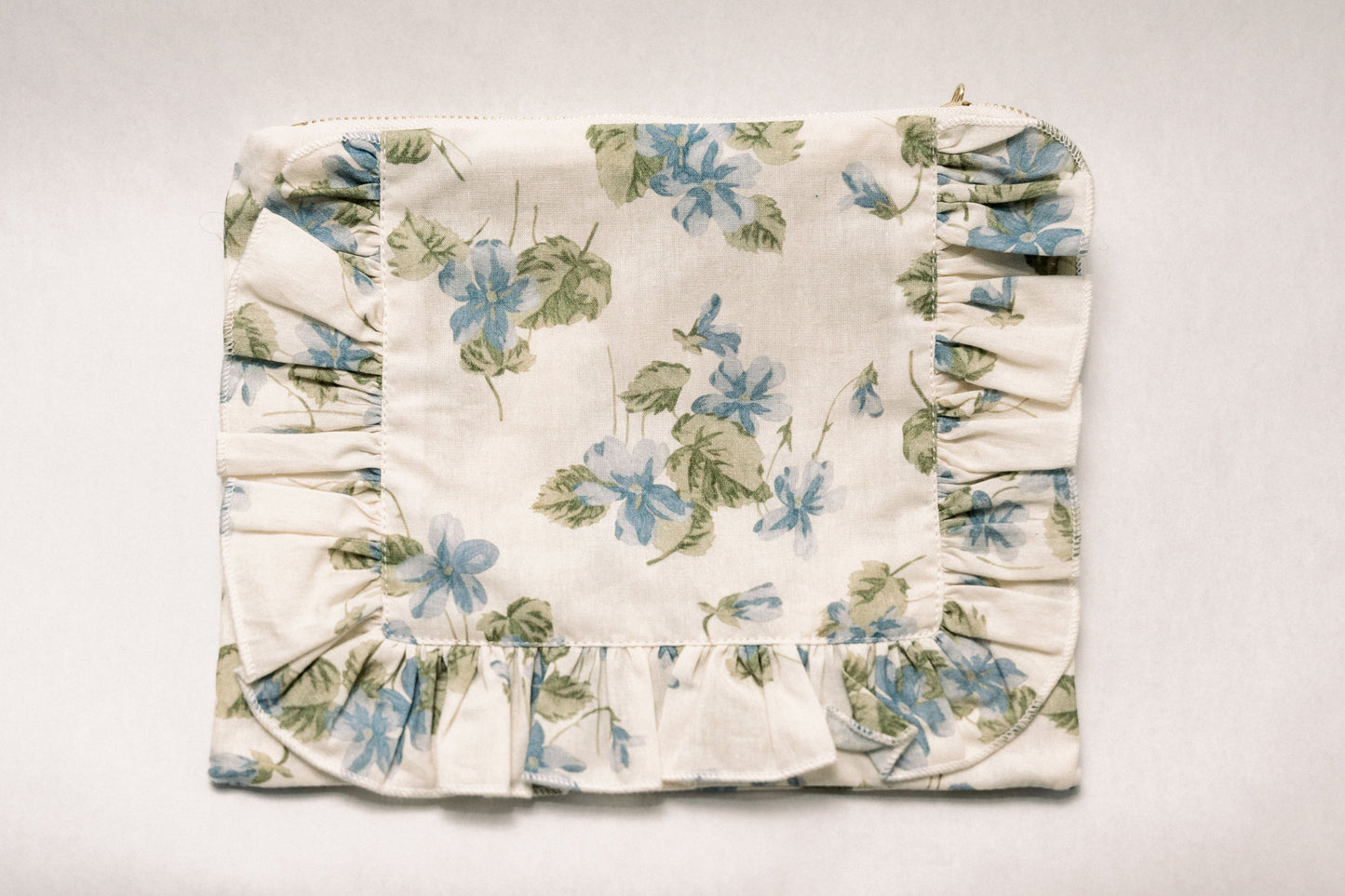 Cornflower Lane | Timeless Floral Ruffle Zipper Pouch