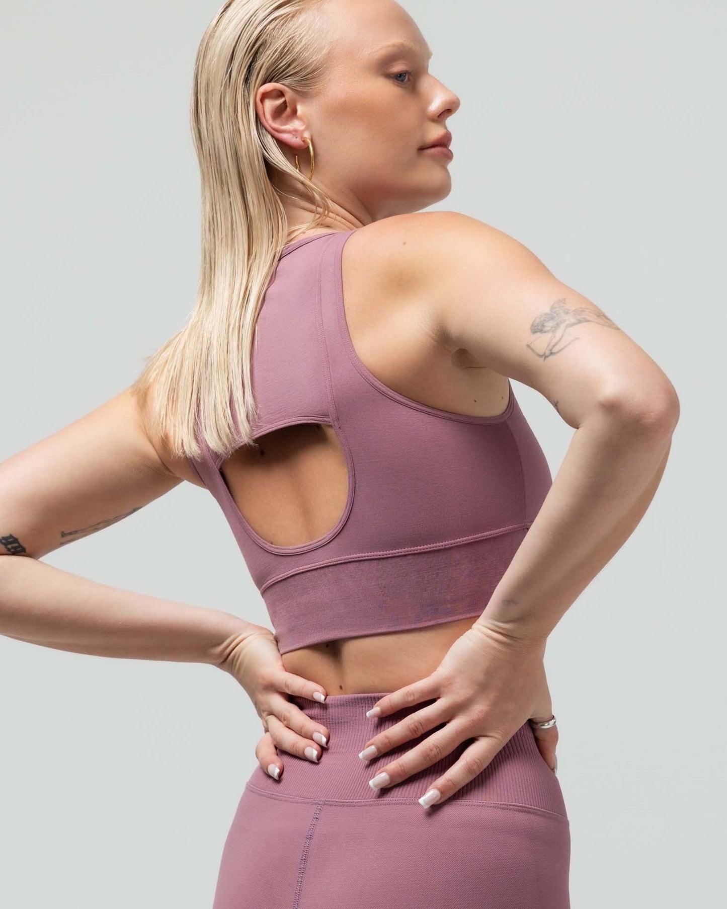 THE JERSEY KEYHOLE SPORTS BRA W/FUSED WAIST BAND