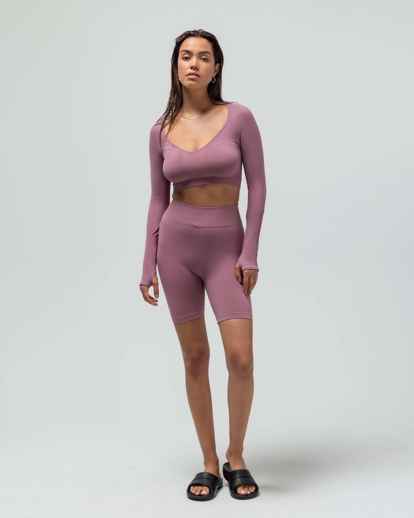 THE V-NECK LONG SLEEVE CROP TOP