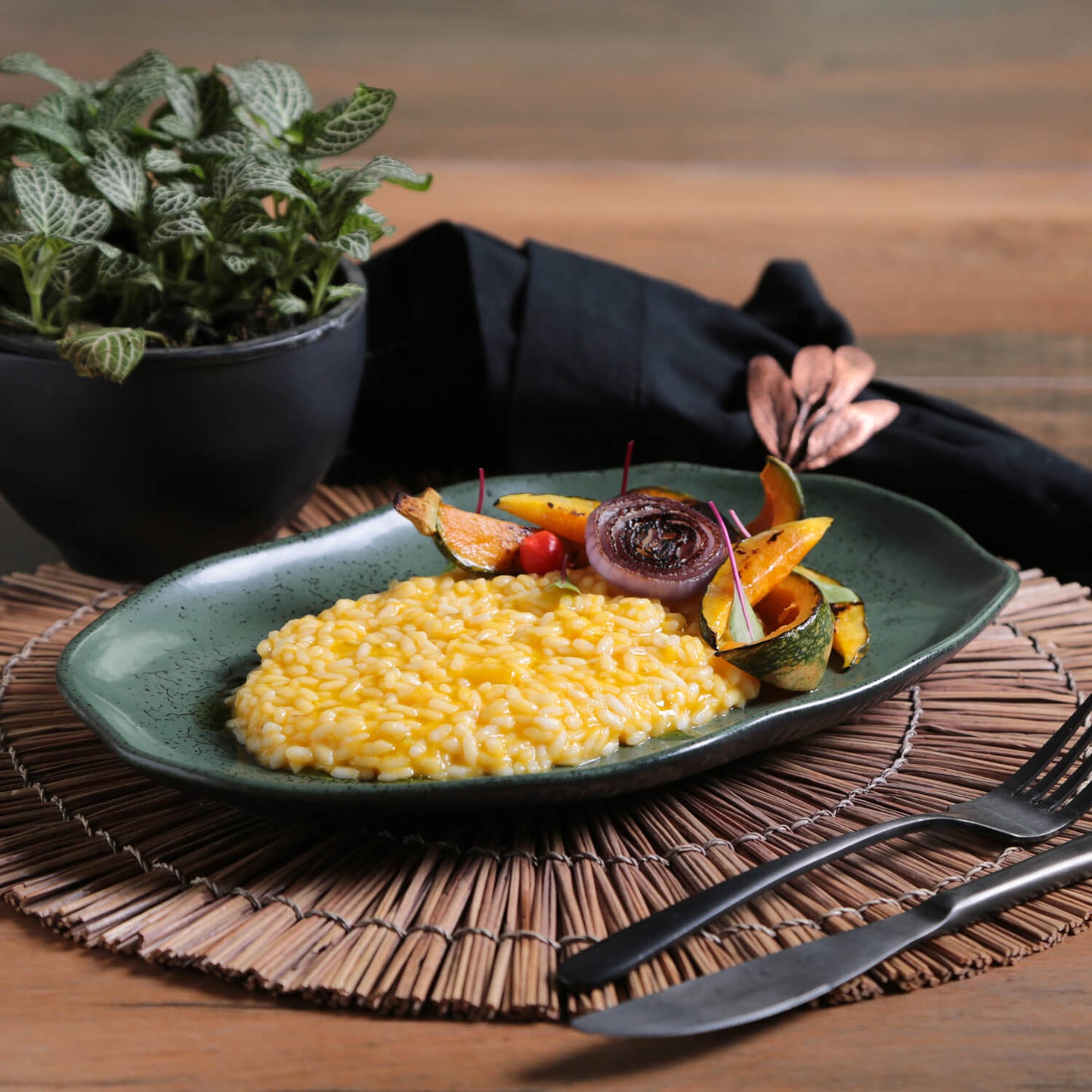 Shallow Bio Oval Platter Medium Set of 4