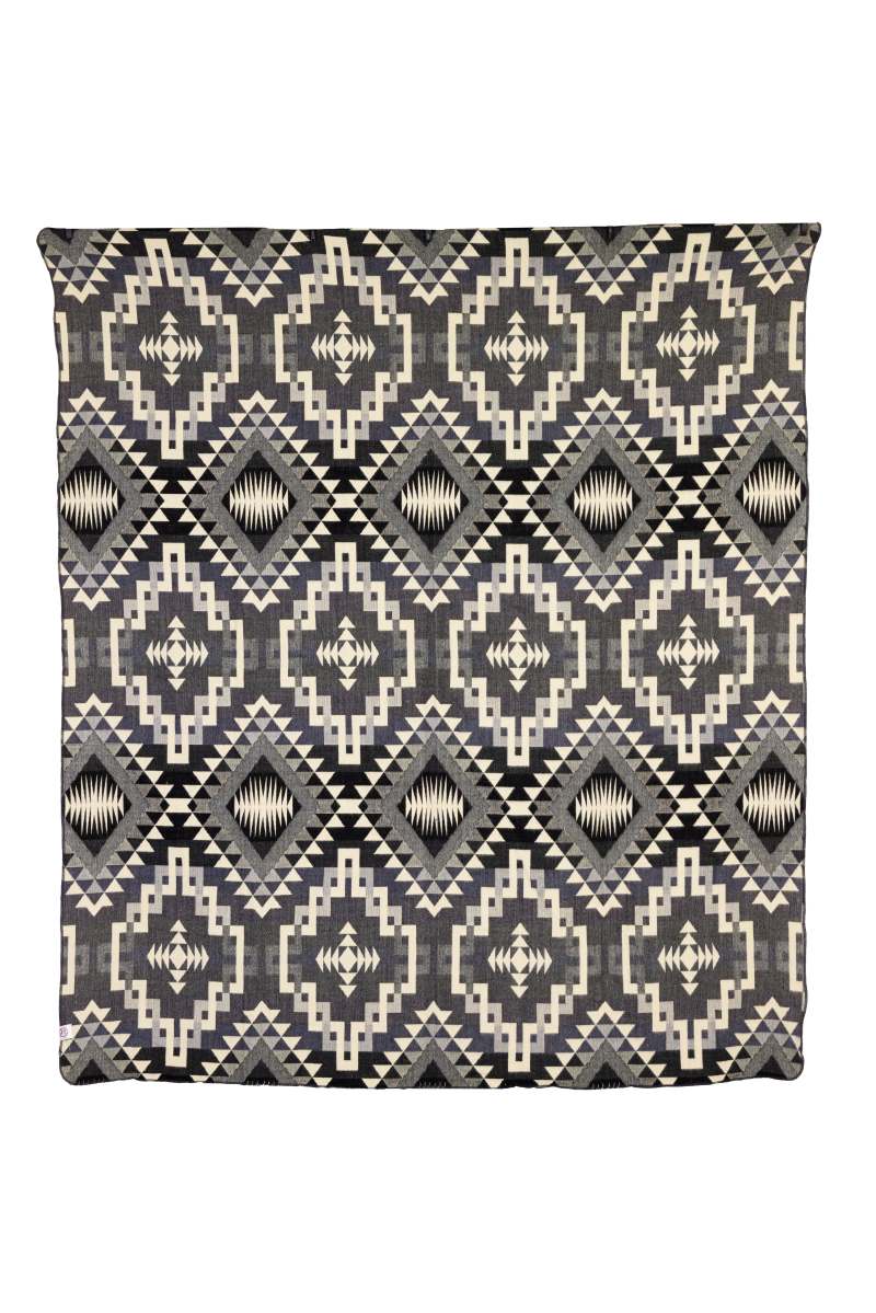 Yachana Collection - Interlocking Lines Gray Black and Cream