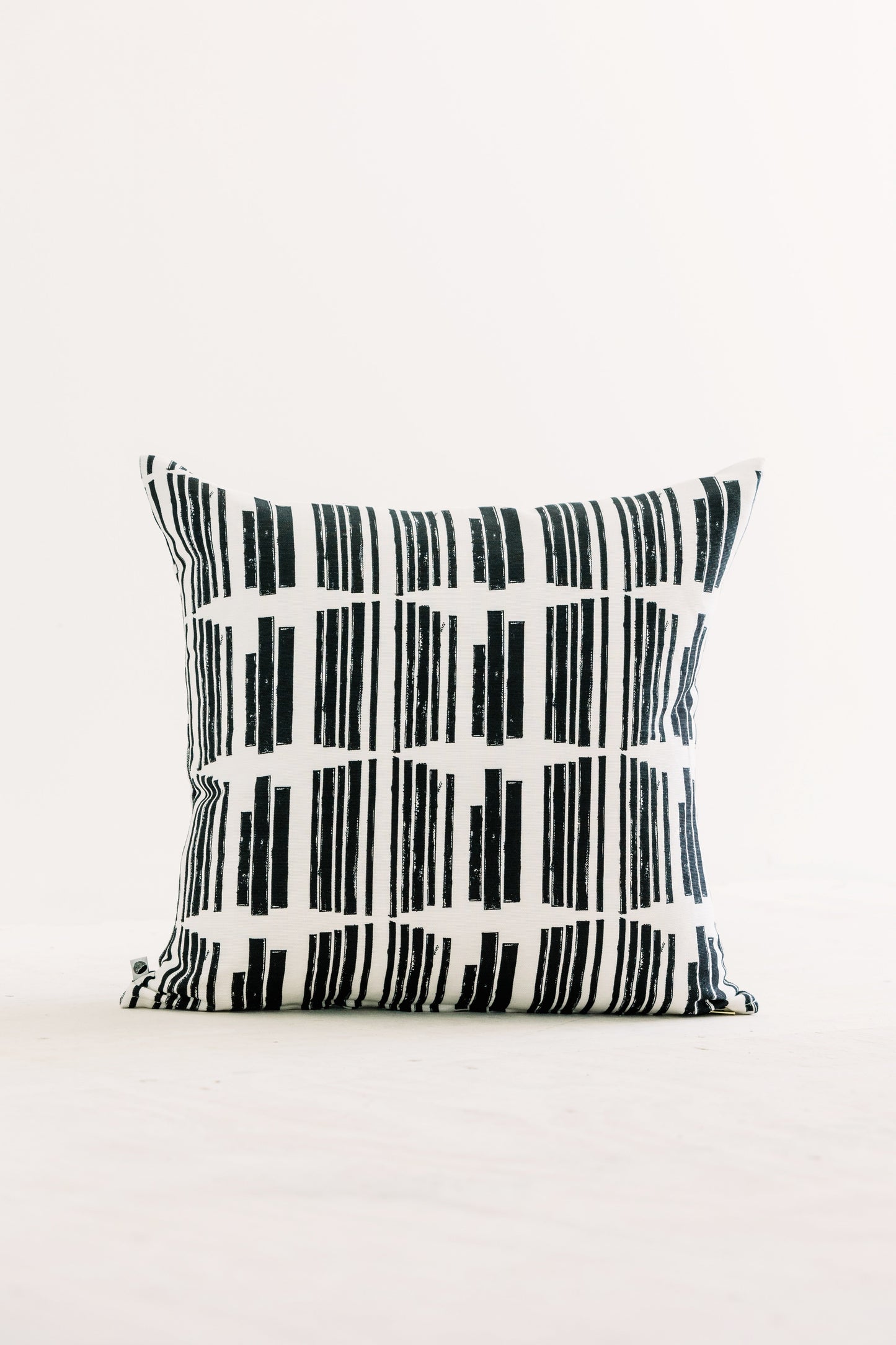 Marguerite in Clairvoyant 20" x 20" Pillow