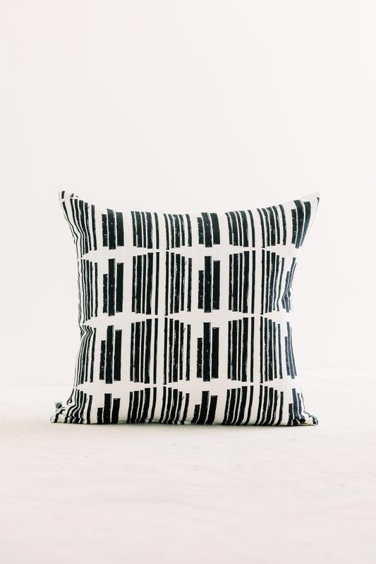 Marguerite in Clairvoyant 20" x 20" Pillow