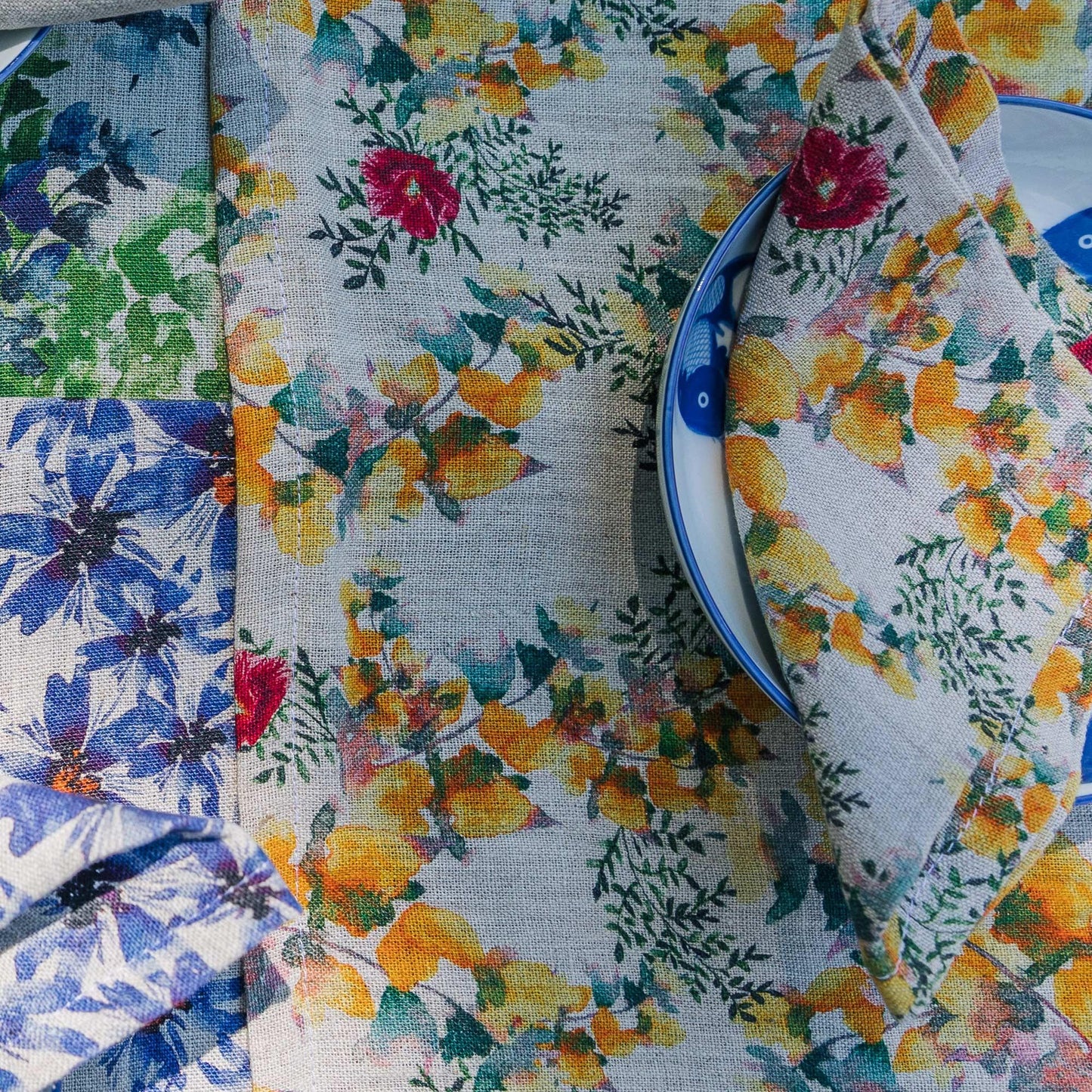 6 Organic Linen Placemats in Saint Valentine