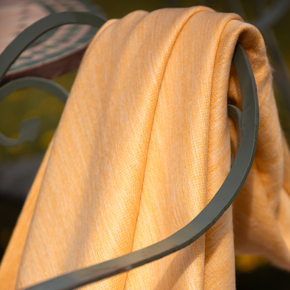 Kani Collection - Reversible Daffodil and White