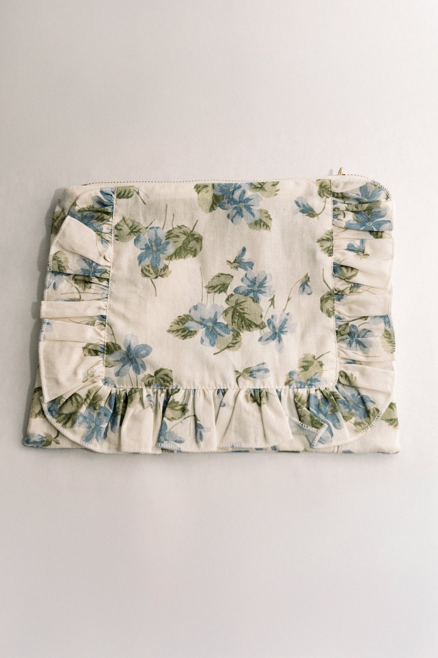 Cornflower Lane | Timeless Floral Ruffle Zipper Pouch