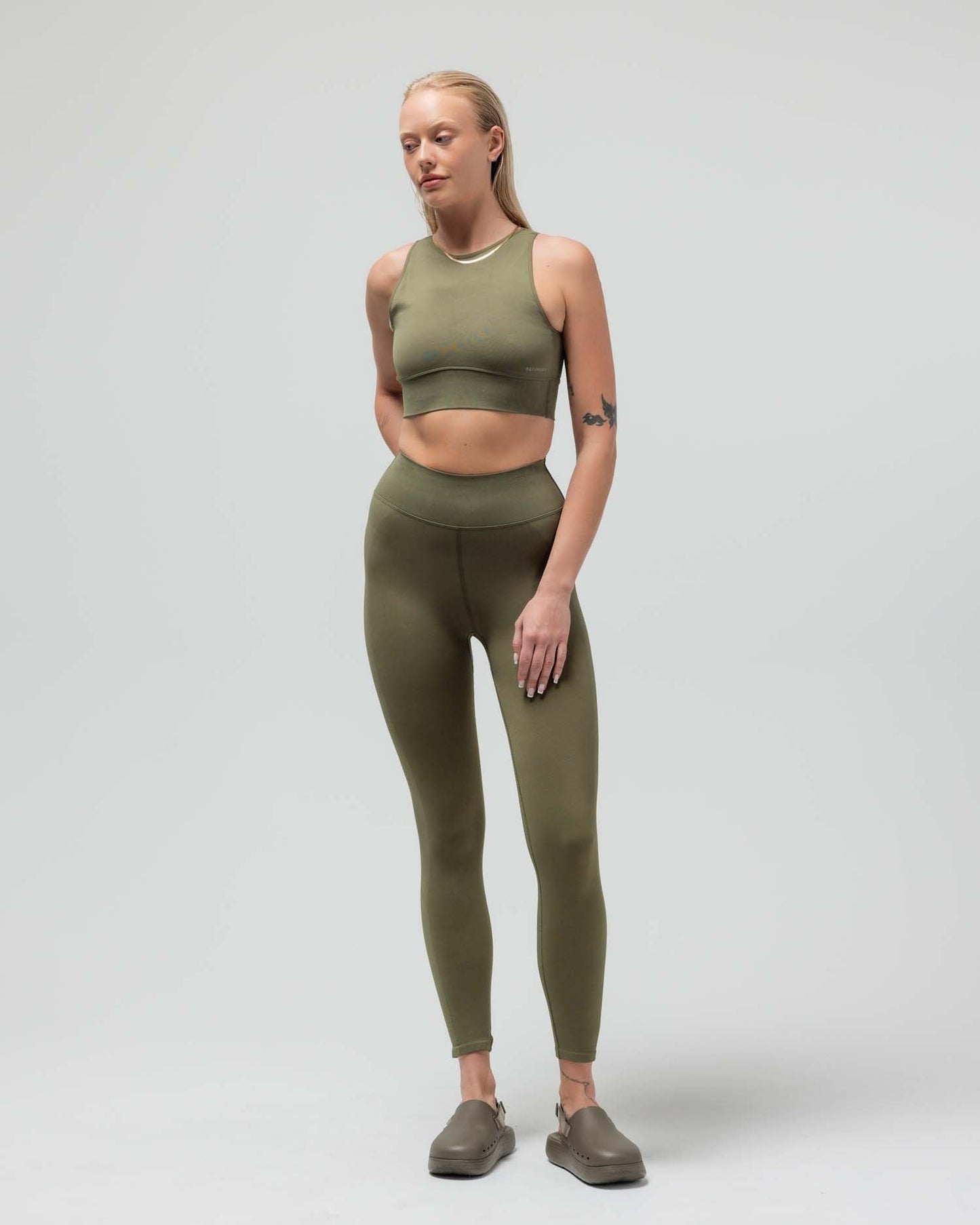 THE JERSEY KEYHOLE SPORTS BRA W/FUSED WAIST BAND