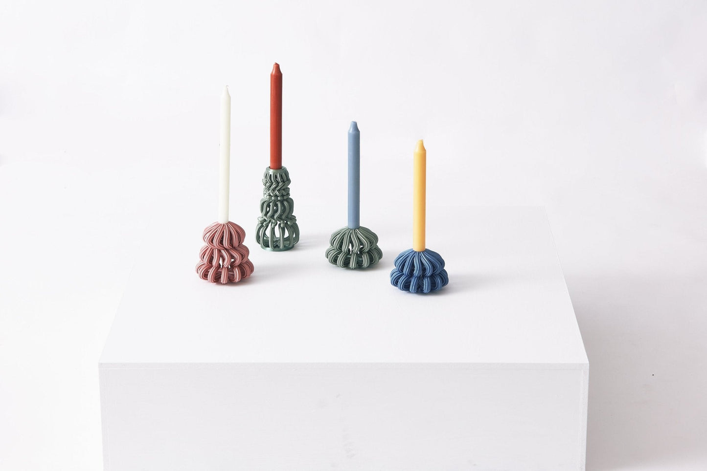 Frosting Loop Candle Holder
