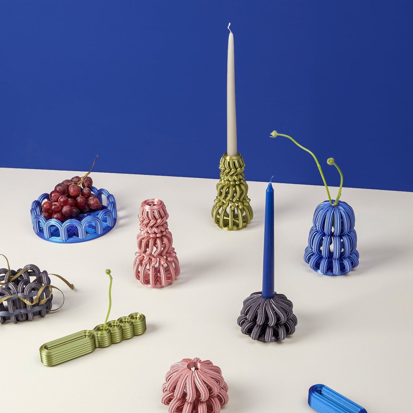 Frosting Loop Candle Holder