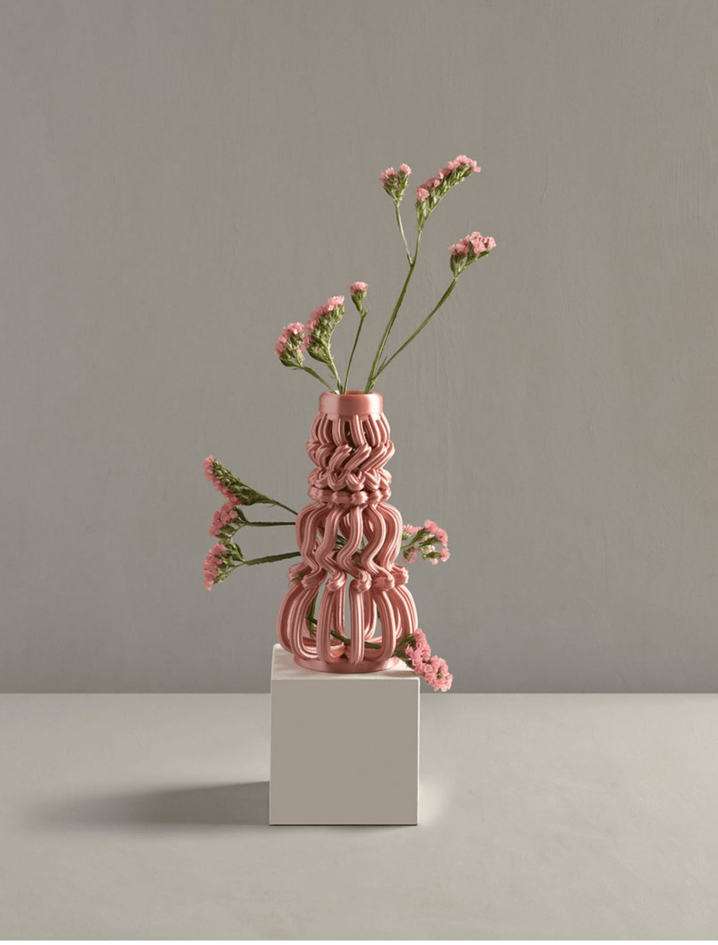 Frosting Loop Candle Holder