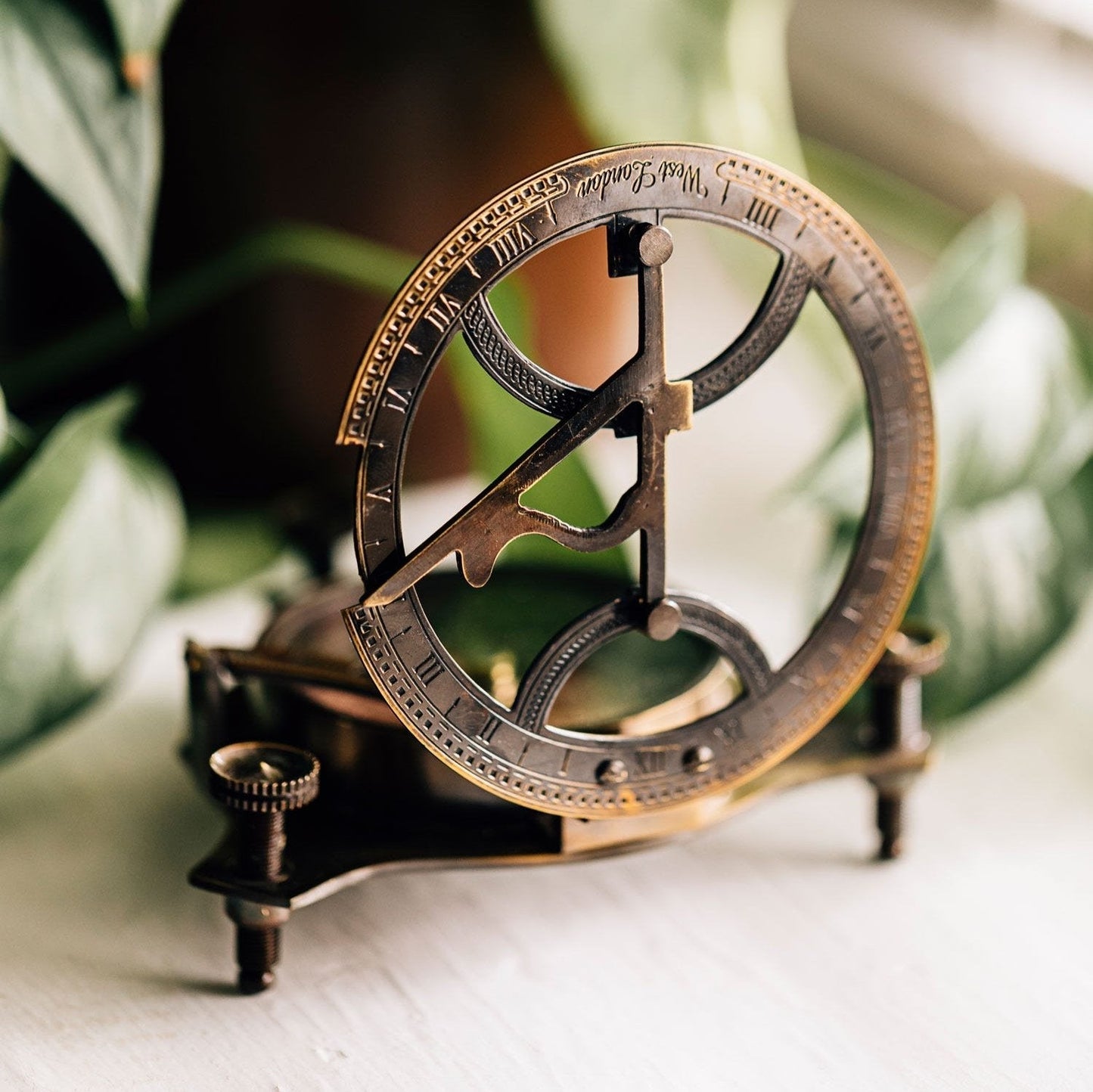 Sundial Compass