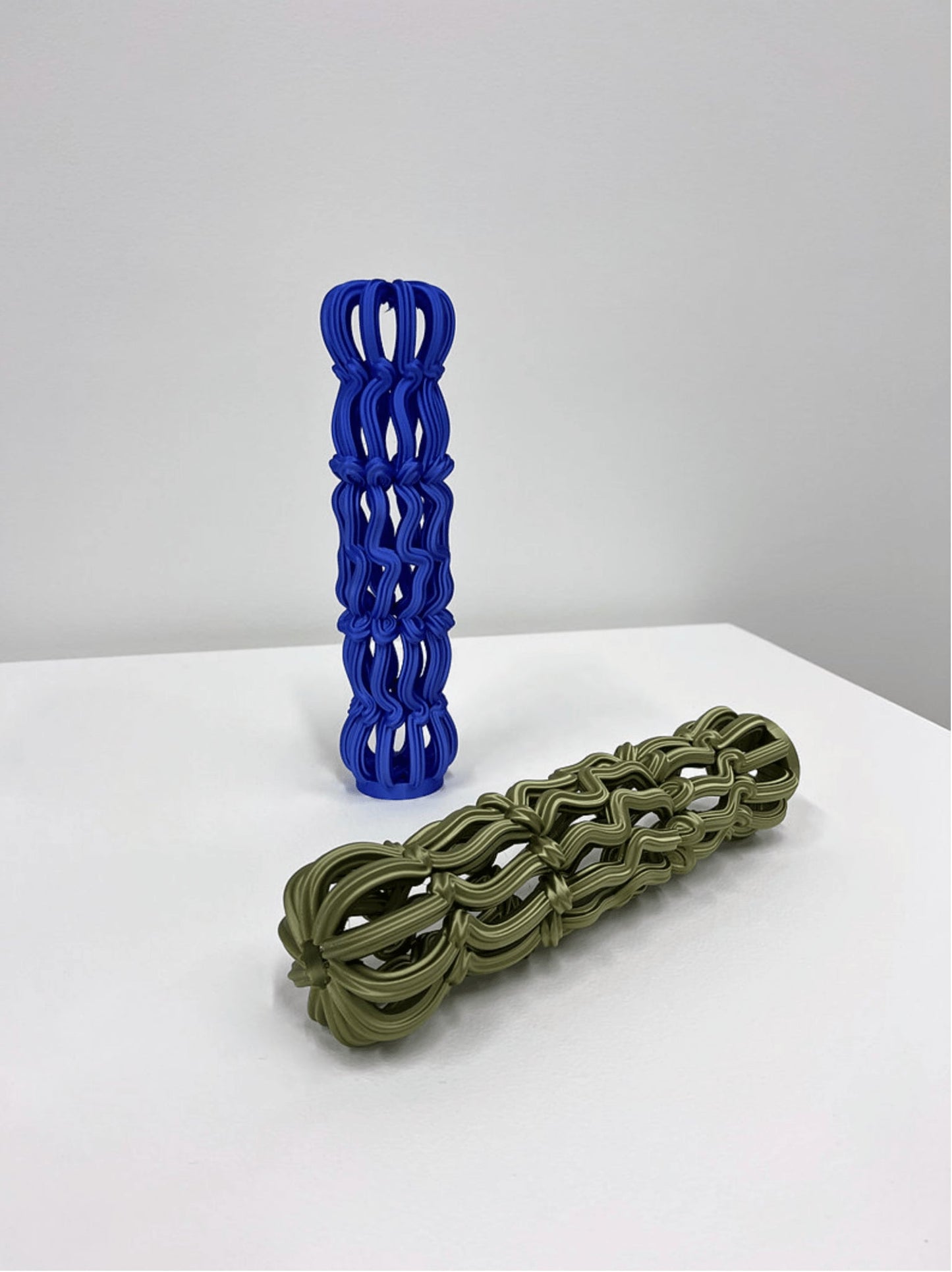 Frosting Martini Table