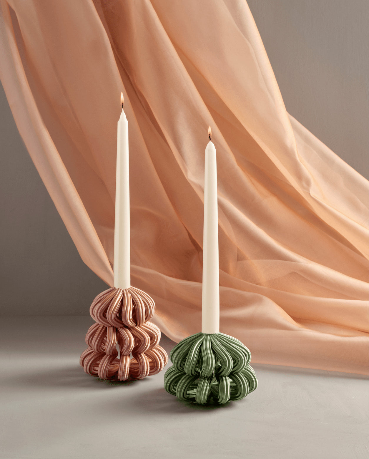 Frosting Loop Candle Holder