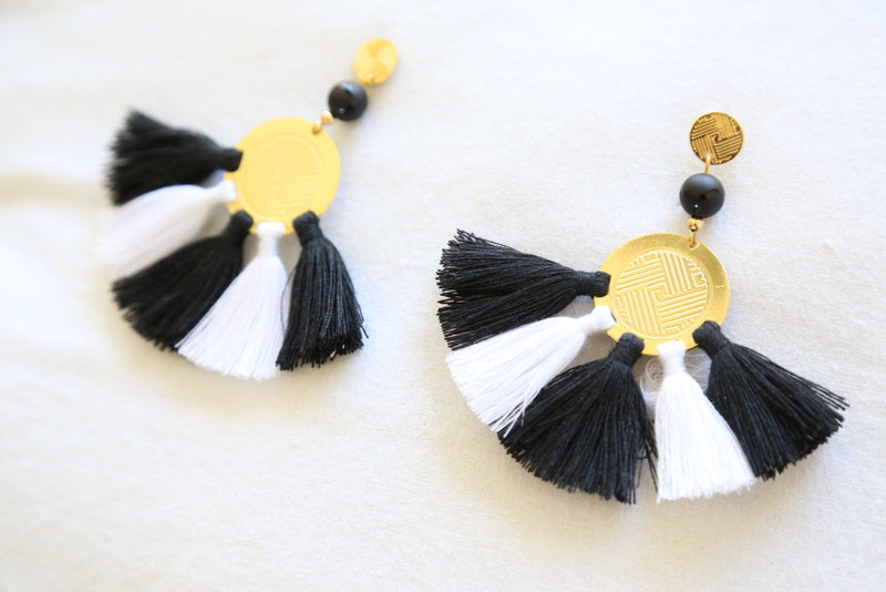 Sol Tassel Earring - Black & White